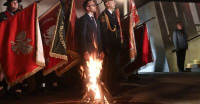 Zapłonął ogień na Kopcu Powstania Warszawskiego